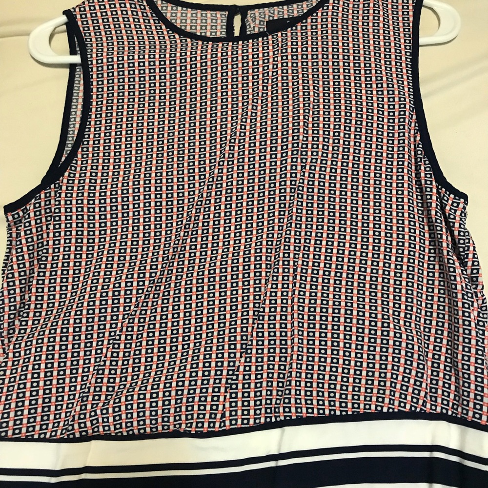 Gap size small tank top